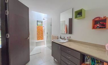 casa moderna en Copacabana, excelente ubicacion en unidad cerrada