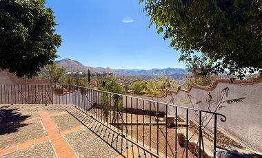 Casa en Venta en San Javier – Colonial con Gran Jardín preciosa vista