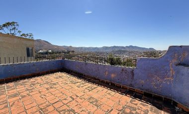Casa en Venta en San Javier – Colonial con Gran Jardín preciosa vista