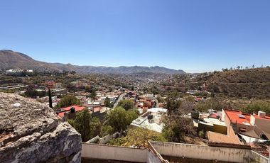 Casa en Venta en San Javier – Colonial con Gran Jardín preciosa vista