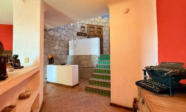 Casa en Venta en San Javier – Colonial con Gran Jardín preciosa vista