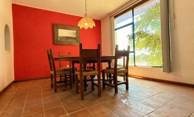 Casa en Venta en San Javier – Colonial con Gran Jardín preciosa vista