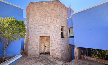 Casa en Venta en San Javier – Colonial con Gran Jardín preciosa vista