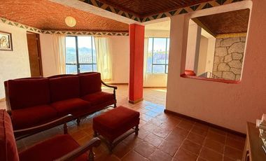 Casa en Venta en San Javier – Colonial con Gran Jardín preciosa vista