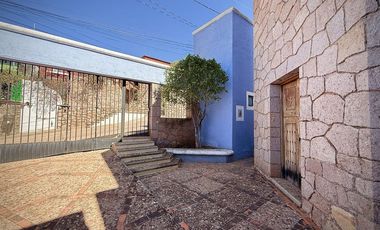 Casa en Venta en San Javier – Colonial con Gran Jardín preciosa vista