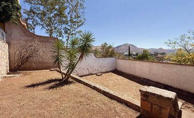 Casa en Venta en San Javier – Colonial con Gran Jardín preciosa vista