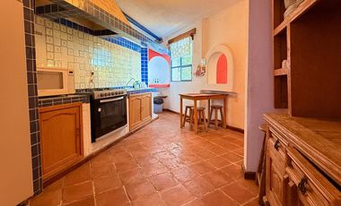 Casa en Venta en San Javier – Colonial con Gran Jardín preciosa vista