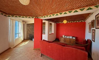 Casa en Venta en San Javier – Colonial con Gran Jardín preciosa vista