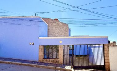 Casa en Venta en San Javier – Colonial con Gran Jardín preciosa vista