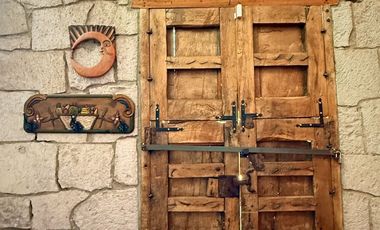 Casa en Venta en San Javier – Colonial con Gran Jardín preciosa vista