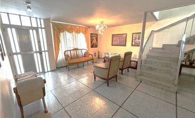 VENTA CASA UNIFAMILIAR EL NOGAL LAURELES PARA CONSTRUIR o HABITAR