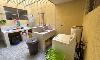 VENTA CASA UNIFAMILIAR EL NOGAL LAURELES PARA CONSTRUIR o HABITAR