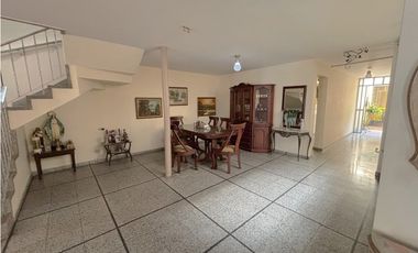 VENTA CASA UNIFAMILIAR EL NOGAL LAURELES PARA CONSTRUIR o HABITAR
