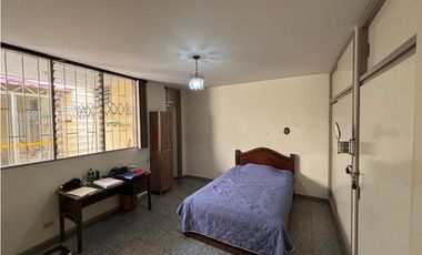 VENTA CASA UNIFAMILIAR EL NOGAL LAURELES PARA CONSTRUIR o HABITAR