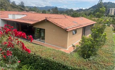 Venta de casa en el Retiro de 1 solo nivel