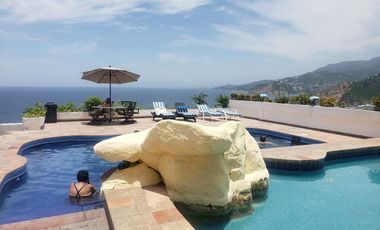ACAPULCO TRADICIONAL VILLA CON VISTA A MAR ABIERTO Y ALBERCA