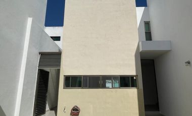 Venta de Casa en Mérida, Conkal, Residencial Magnolia, Alberca privada