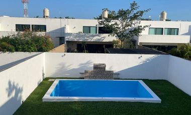 Venta de Casa en Mérida, Conkal, Residencial Magnolia, Alberca privada