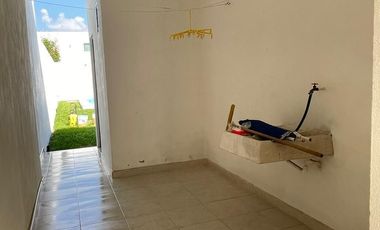 Venta de Casa en Mérida, Conkal, Residencial Magnolia, Alberca privada