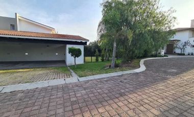 Casa en venta en Querétaro dentro del Club de Golf Campanario, de OPORTUNIDAD