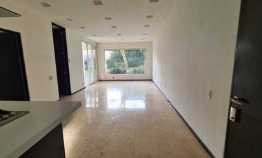 Casa en venta en Querétaro dentro del Club de Golf Campanario, de OPORTUNIDAD