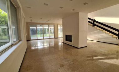 Casa en venta en Querétaro dentro del Club de Golf Campanario, de OPORTUNIDAD