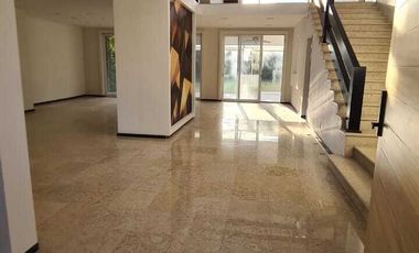 Casa en venta en Querétaro dentro del Club de Golf Campanario, de OPORTUNIDAD