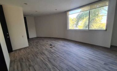 Casa en venta en Querétaro dentro del Club de Golf Campanario, de OPORTUNIDAD