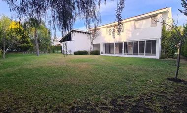 Casa en venta en Querétaro dentro del Club de Golf Campanario, de OPORTUNIDAD