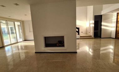 Casa en venta en Querétaro dentro del Club de Golf Campanario, de OPORTUNIDAD