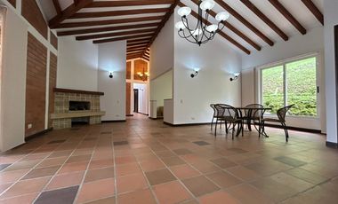 🏡 CASA EN ARRIENDO UBICADA EN ENVIGADO SECTOR LOMA DEL ESCOBERO