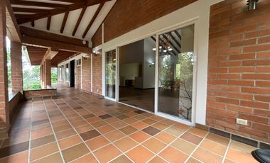 🏡 CASA EN ARRIENDO UBICADA EN ENVIGADO SECTOR LOMA DEL ESCOBERO