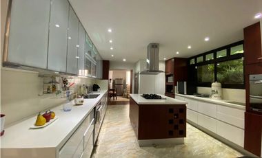 Casa campestre en venta Poblado Los Balsos