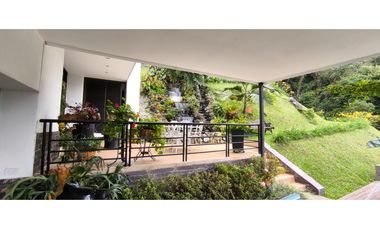 Casa campestre en venta Poblado Los Balsos