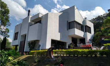 Casa campestre en venta Poblado Los Balsos