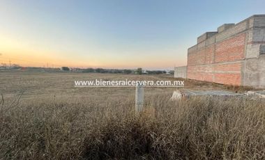 TERRENO EN VENTA SOBRE CARRETERA 120 EN TEQUISQUIAPAN. Gerard