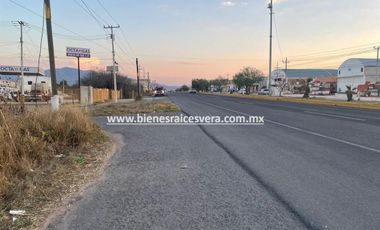 TERRENO EN VENTA SOBRE CARRETERA 120 EN TEQUISQUIAPAN. Gerard
