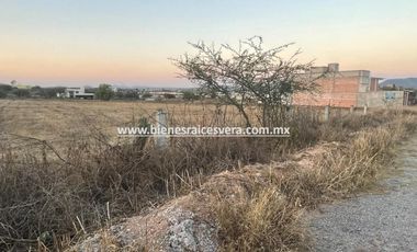TERRENO EN VENTA SOBRE CARRETERA 120 EN TEQUISQUIAPAN. Gerard