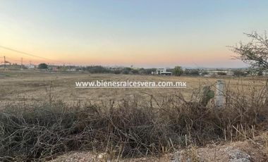 TERRENO EN VENTA SOBRE CARRETERA 120 EN TEQUISQUIAPAN. Gerard