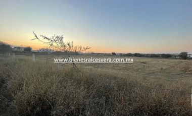 TERRENO EN VENTA SOBRE CARRETERA 120 EN TEQUISQUIAPAN. Gerard