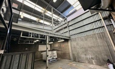 VENTA - Bodega comercial de 354 metros. 5 de Febrero