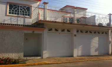 Casa en Venta  de 2 pisos. en Col. Hidalgo, en  la ciudad de Minatitlán, Veracruz.