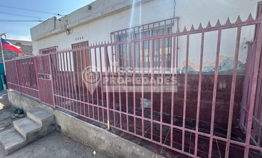 SE VENDE CASA EN POBLACION ORIENTE