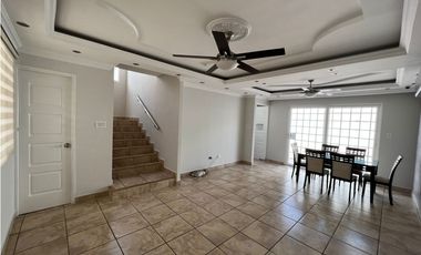 VENDO o ALQUILO  PH EVEREST PASEO DEL NORTE BRISAS DEL GOLF