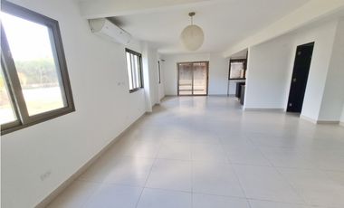 SE VENDE CASA EN WOODLANDS GRAN TERRENO PANAMA PACIFICO