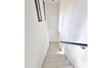 SE VENDE CASA EN WOODLANDS GRAN TERRENO PANAMA PACIFICO