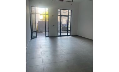 LOCAL EN CASCO PH CASA KORSI