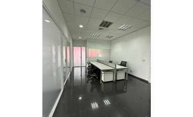 OFICINA / BELLA VISTA / PH HABITAT PLAZA / 180m2 / AMOBLADA