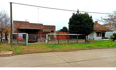 Se vende hermosa propiedad en block sobre excelente ubicación.