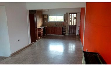 Se vende hermosa propiedad en block sobre excelente ubicación.